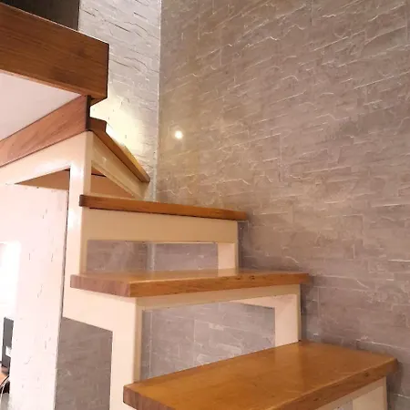 Διαμέρισμα Toledo 27, A Due Passi Da Piazza Del Plebiscito *