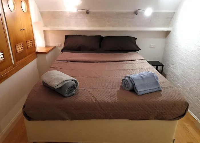 Lägenhet Toledo 27, A Due Passi Da Piazza Del Plebiscito Neapel